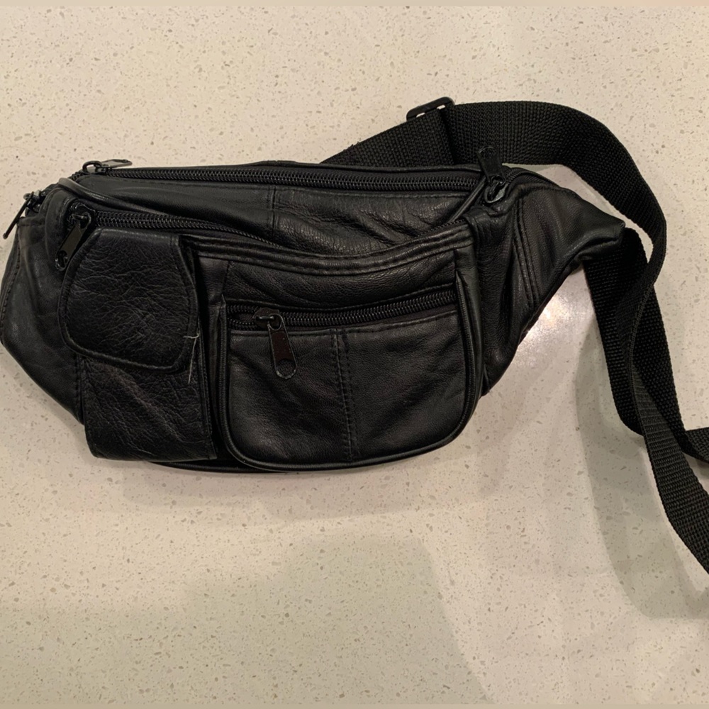 Black Fanny pack